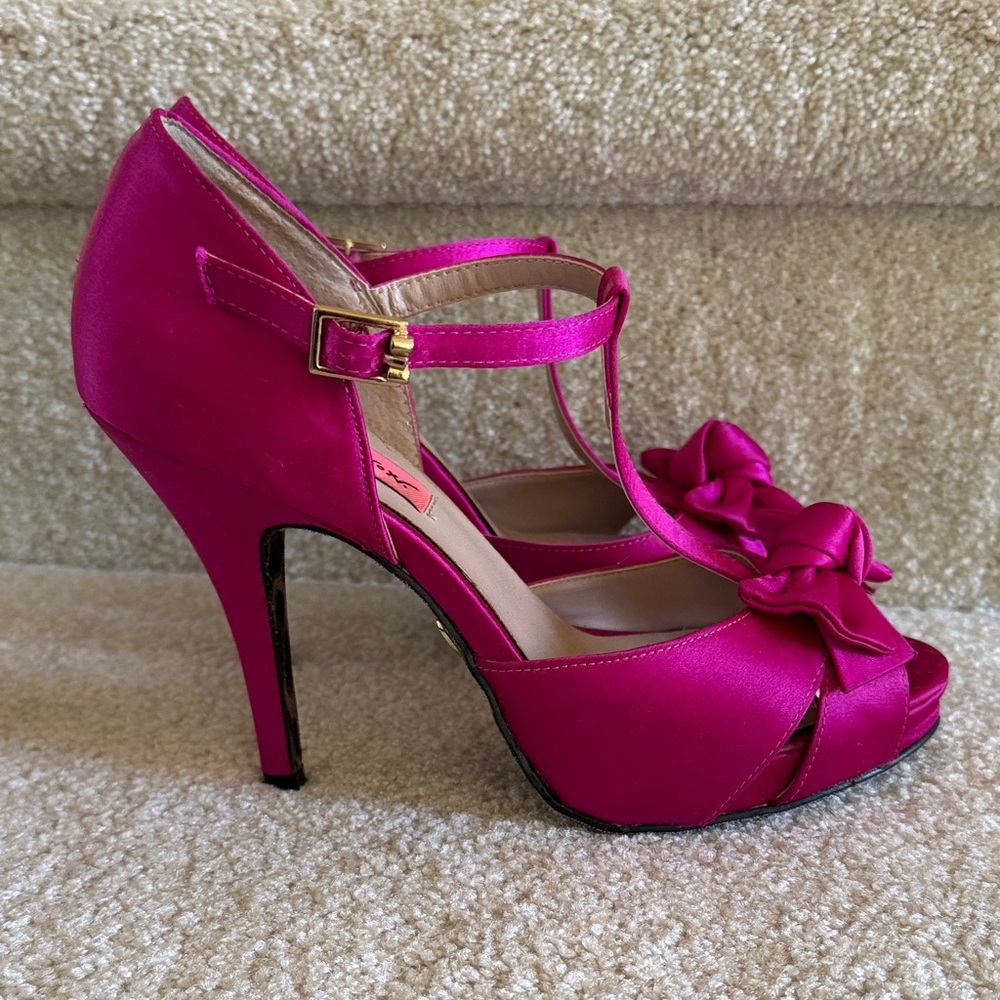 🎀 Pink Satin Candee T-Strap Bow Heels 🎀 - Picture 7 of 14
